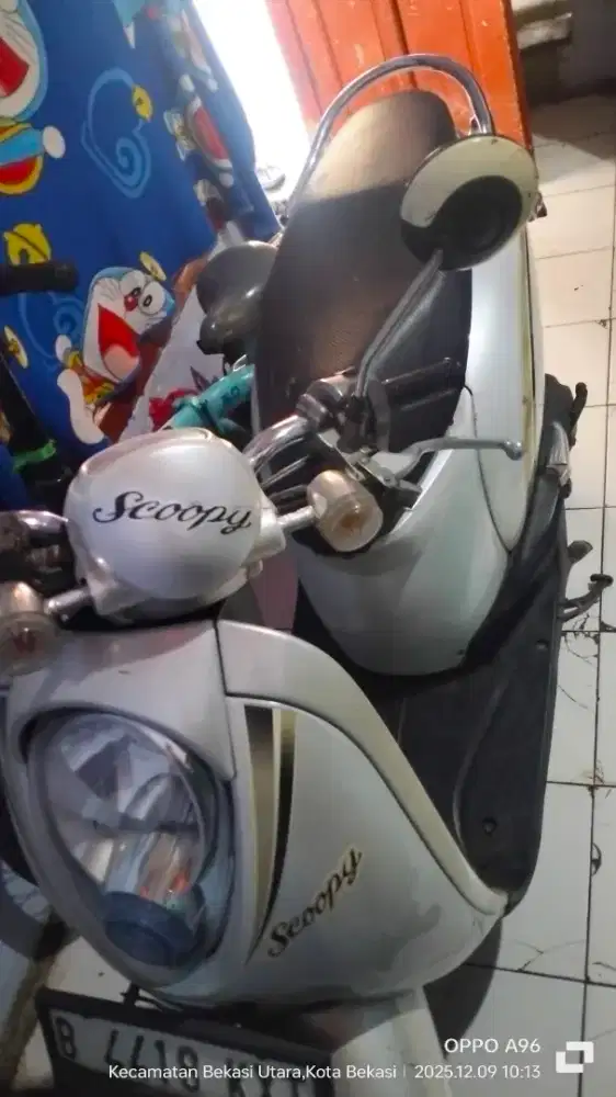 Honda scoopy putih