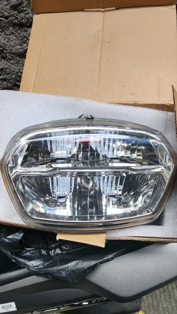 Headlamp Vespa Sprint S facelift 2023