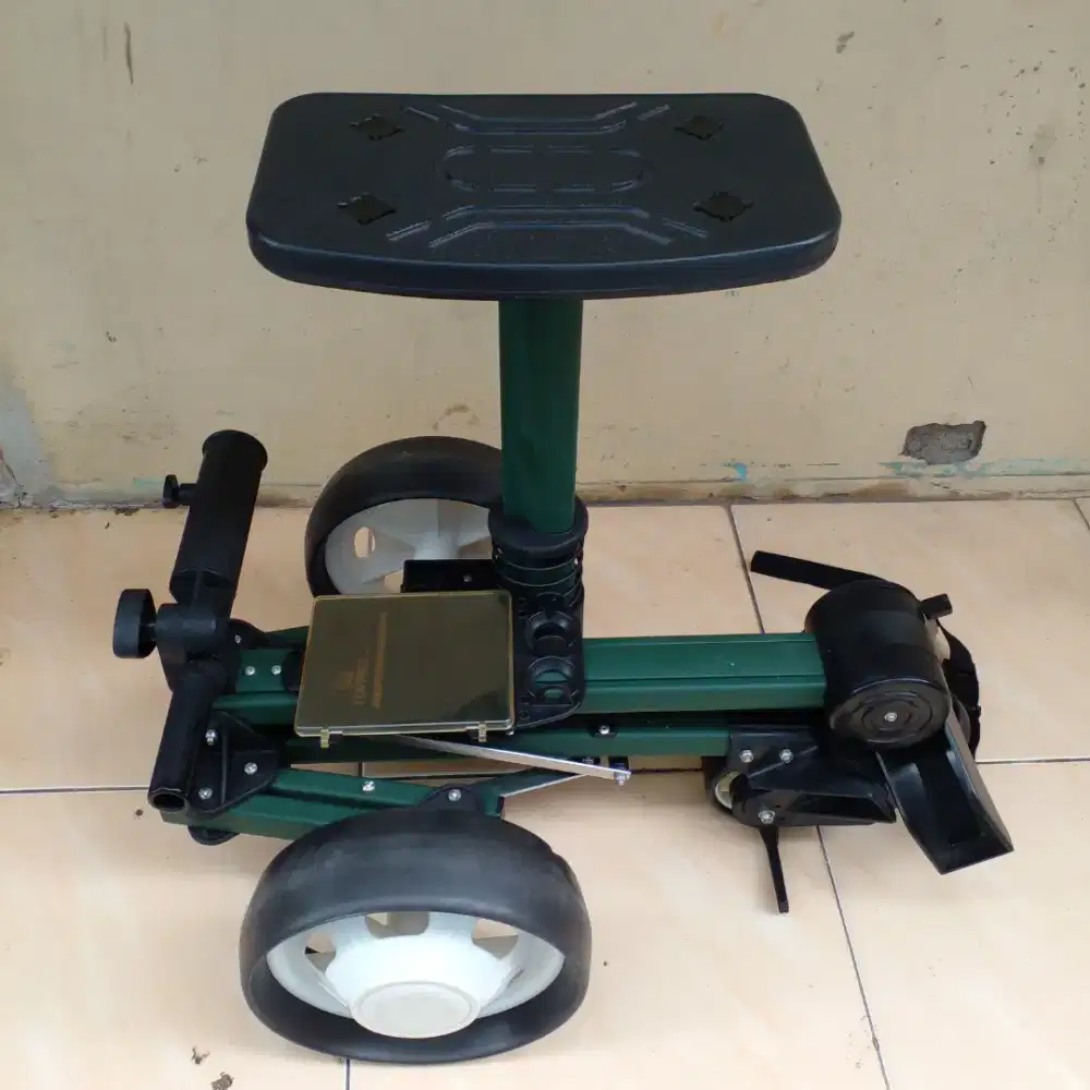 Golf trolly super kaddy new old stock ada tempat duduknya
