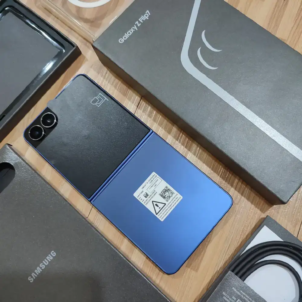 Samsung Galaxy Z Flip 7 12/512 SEIN Fullset