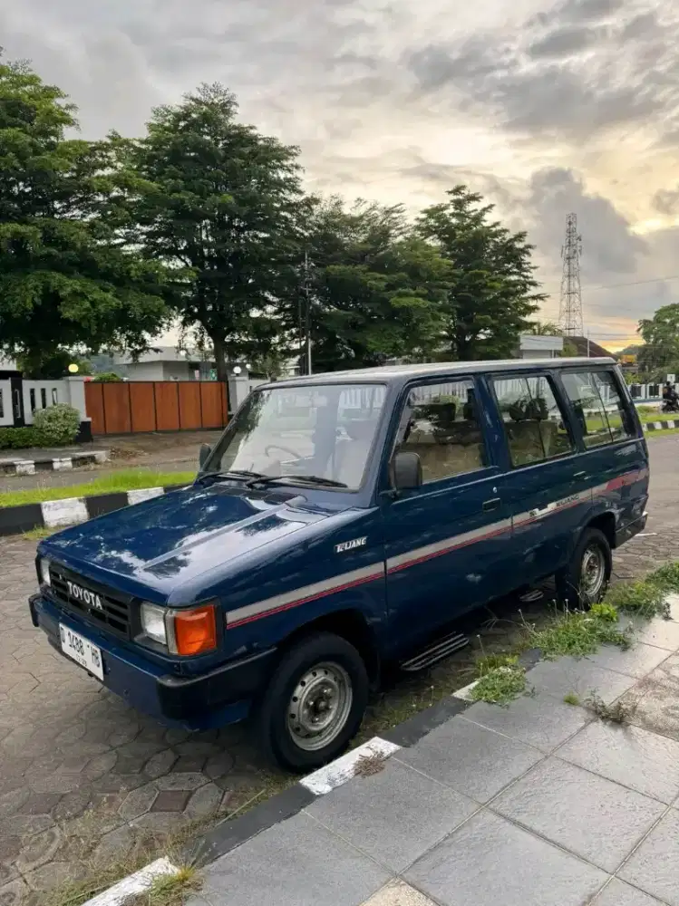 Toyota kijang kf50 long