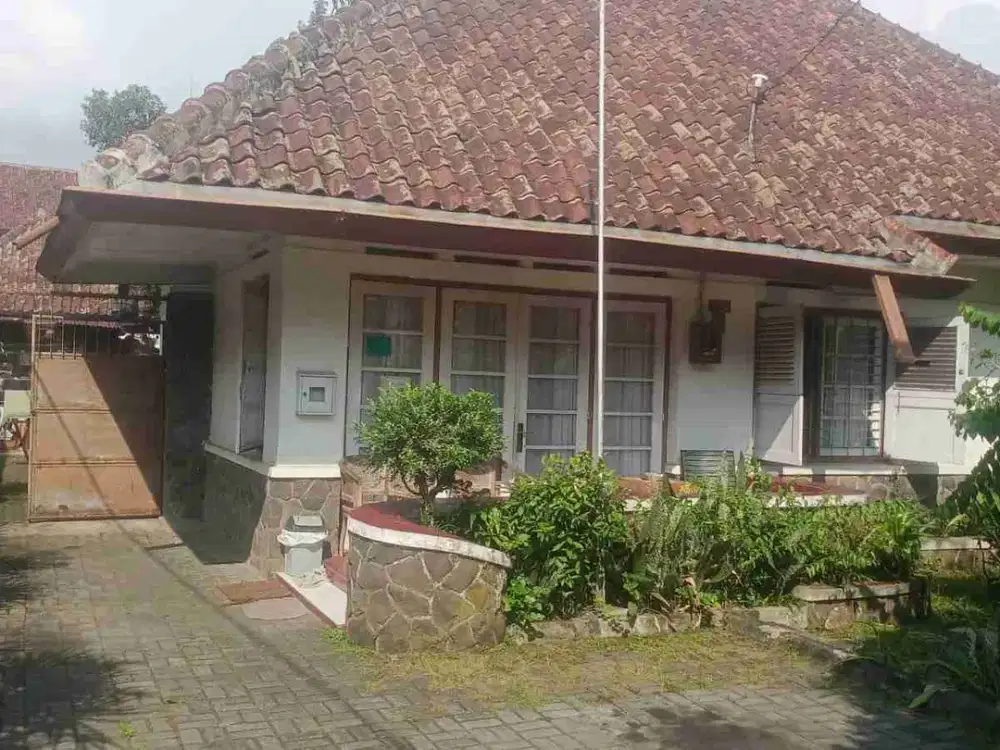 rumah Belanda di jl Riau bandung