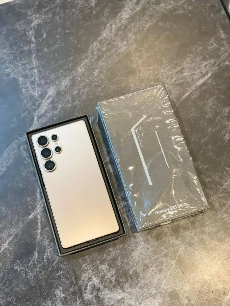 SAMSUNG GALAXY S25 ULTRA 12/512GB like new