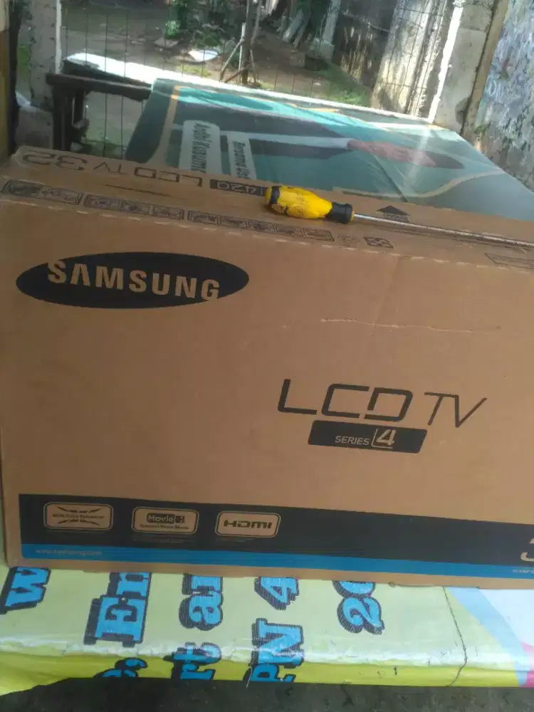 Tv lcd Samsung 32 inch. LA32E440E2M