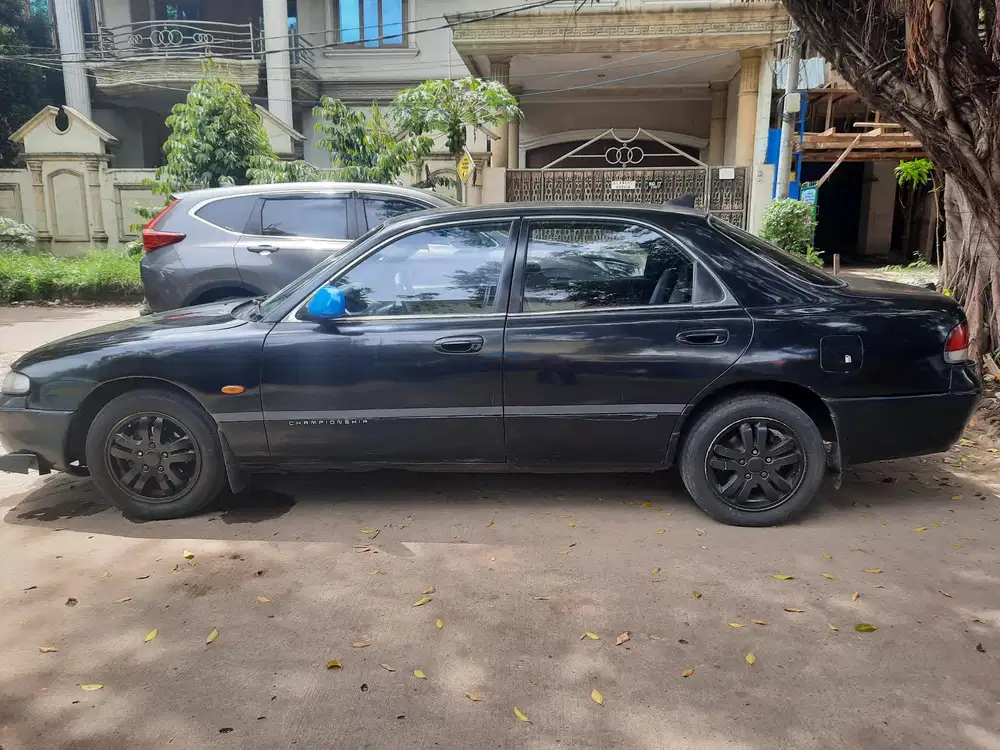 Mazda Cronos 1995 Bensin