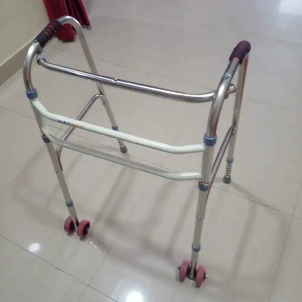 Tongkat kaki 4 KIFAMED