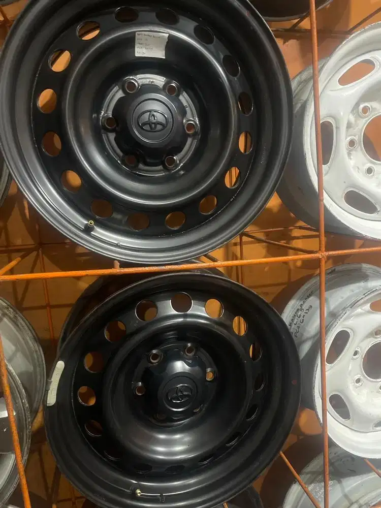Velg Kaleng Hilux ring 17 pcd 6x139 lbr 7,5 lengkap Dop