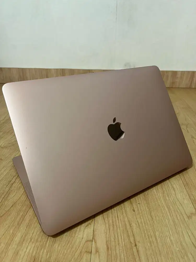 Laptop Macbook Air 13.3 inchi
