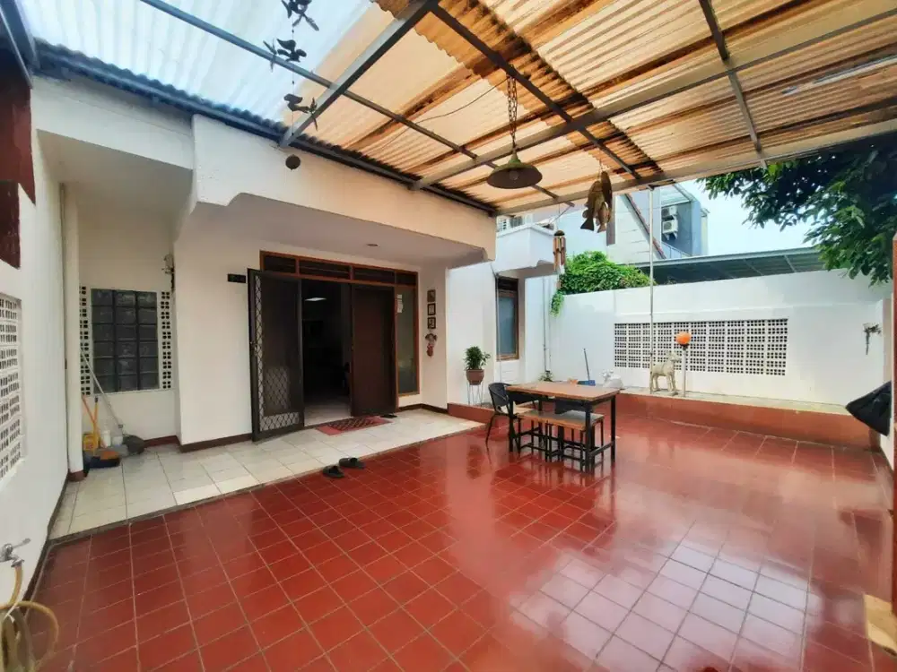 Rumah Apik di Bona Indah. Semi Furnished.