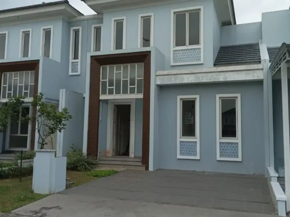 Rumah 2 Lantai Rapi Bersih Terawat di Suvarna Sutera Murah Siap AJB