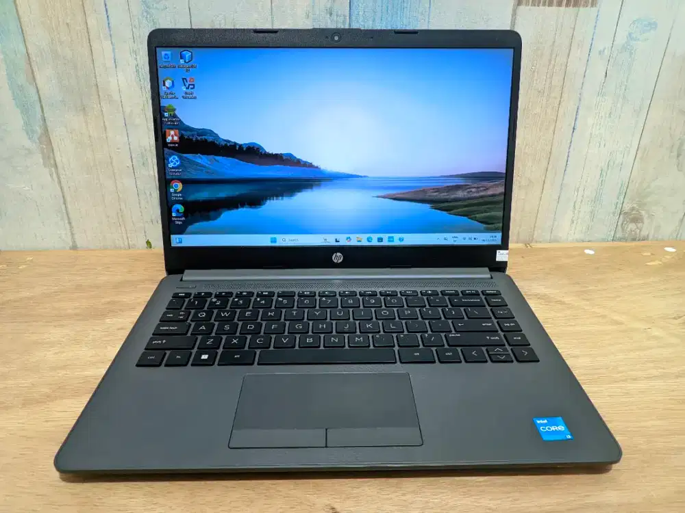 HP 240 G8 Notebook Prosesor Intel Core i3 Gen 11
RAM 8GB SSD 512GB