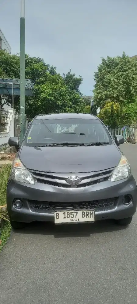 Toyota Avanza E manual thn 2013 Abu metalik