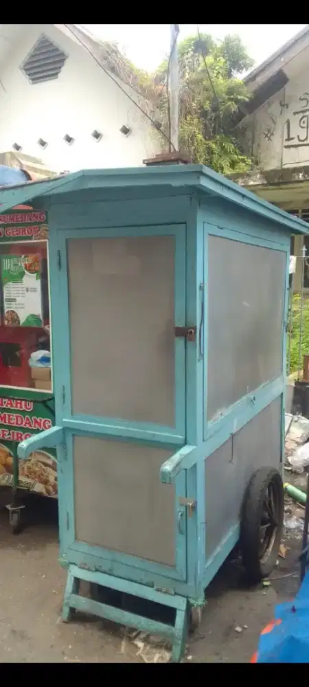 Dijual rombong bekas bahan kayu jati plat seng