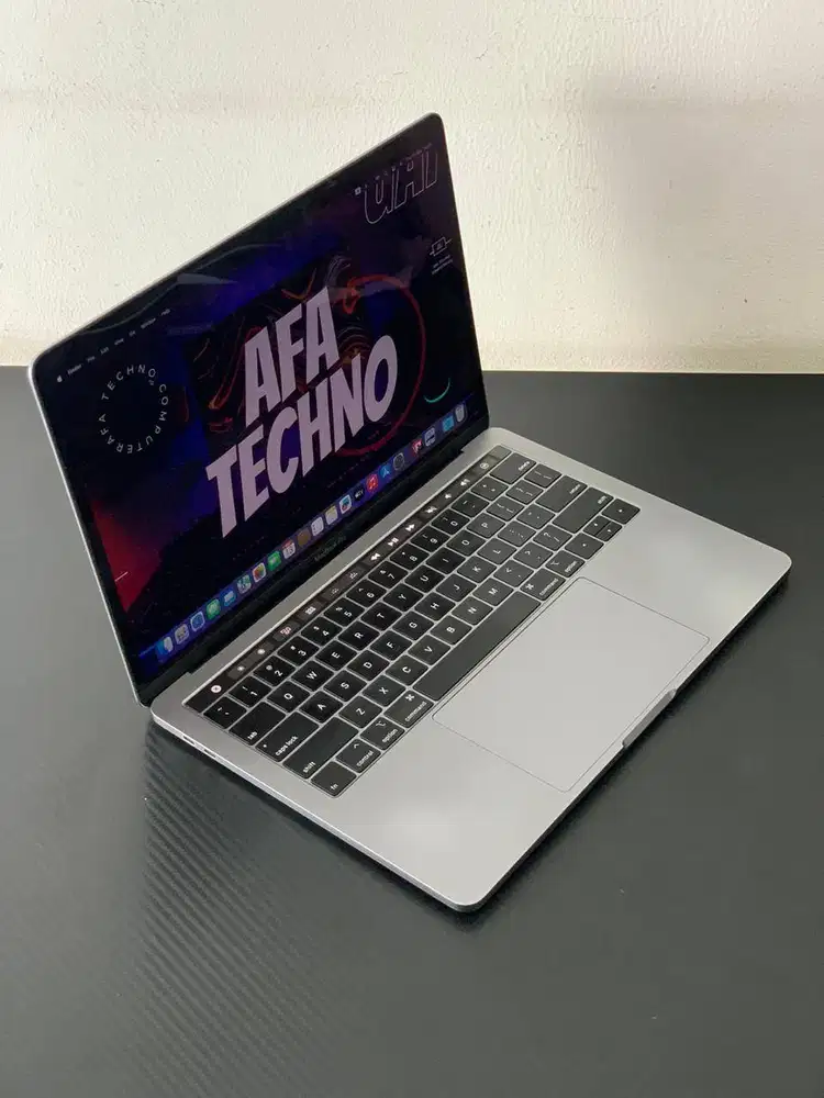 Macbook Pro 2019 Touchbar  Intel Core I7  RAM 16GB  SSD 512GB