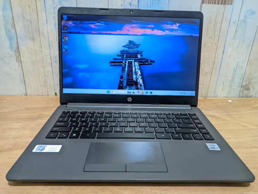 HP 240 G8
Prosesor Intel Core i7 Gen 10
RAM 8GB SSD 256GB