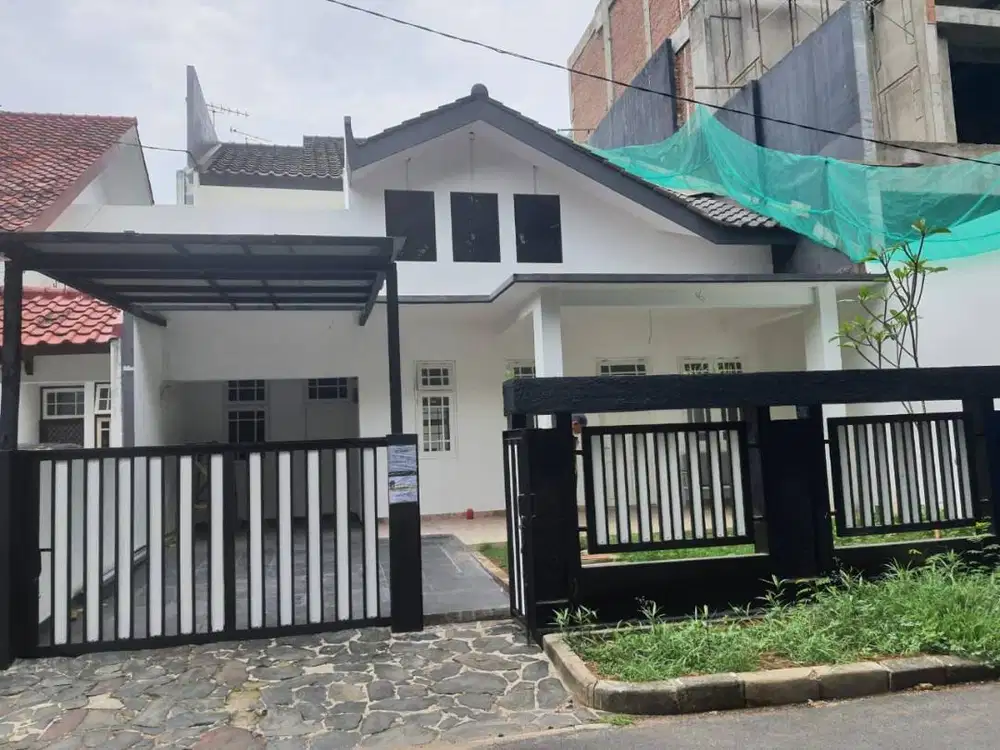 DIJUAL RUMAH TINGGAL 2 LANTAI SEMI FURNISHED