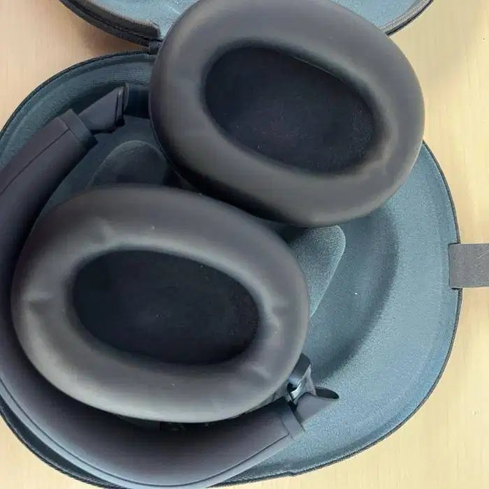 Sony Wh-1000XM6 Blue like new