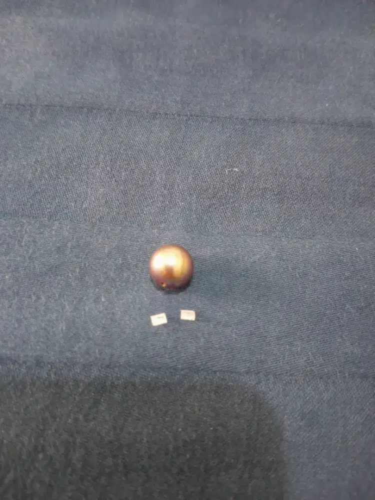 Mutiara air laut warna hijau tua dan berlian model kotak