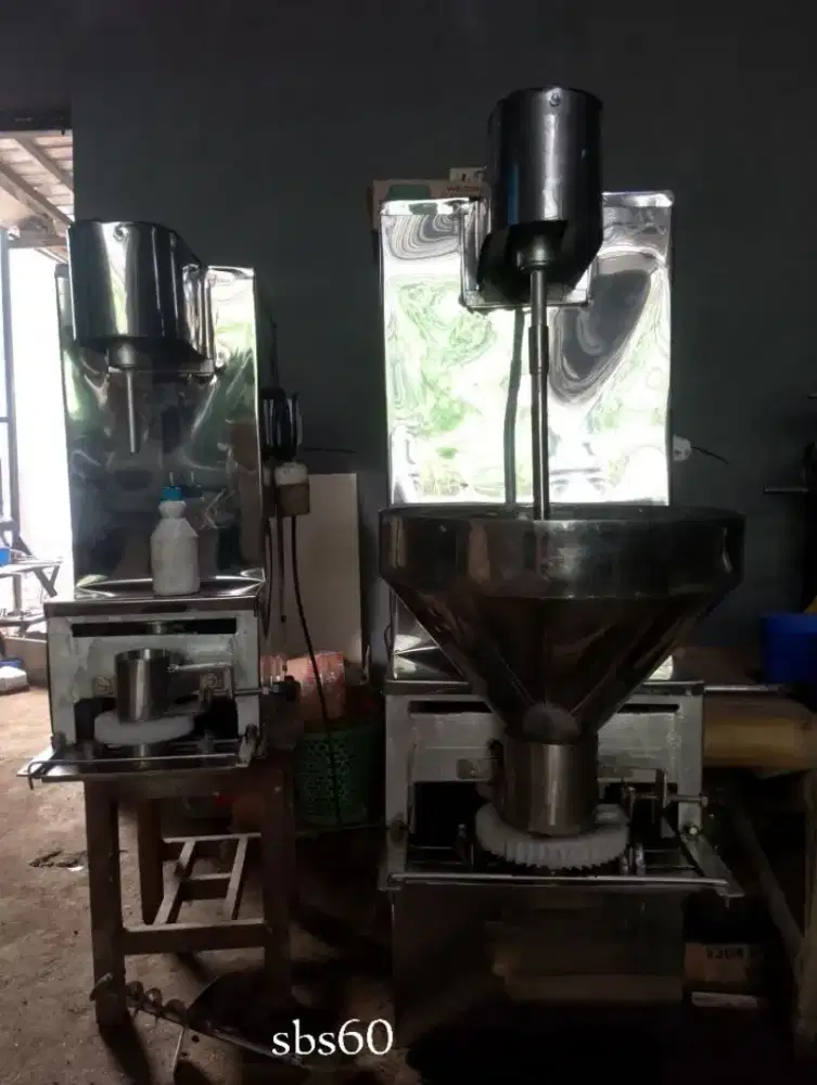 Mesin cetak bakso 250-300butir/menit