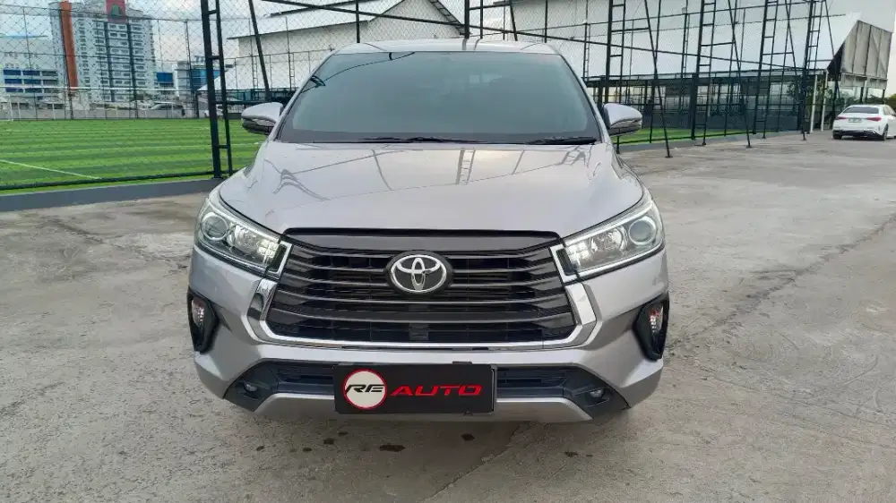TOYOTA INNOVA V AT DIESEL SILVER