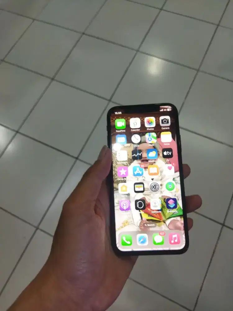 dijual iphone Xs . 64gb bekas ibox