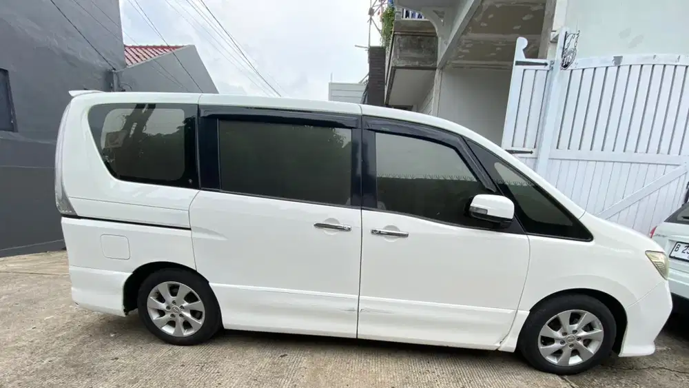 Nissan Serena 2013 Bensin