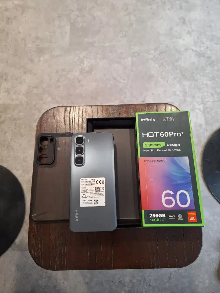 Infinix hote 60 pro+ 8/256 gb like new