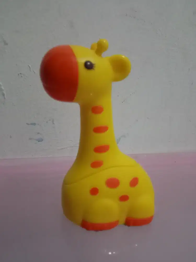 Gunting edukatif untuk anak motif jerapah