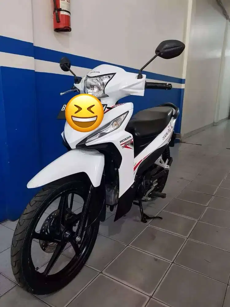 Honda Revo Fi 2016 Putih