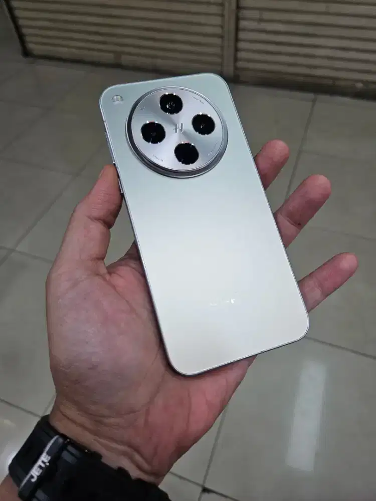 Oppo find x8 12/256 resmi Indonesia kondisi istimewa