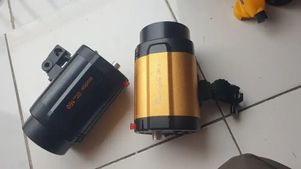 Lampu studio godox