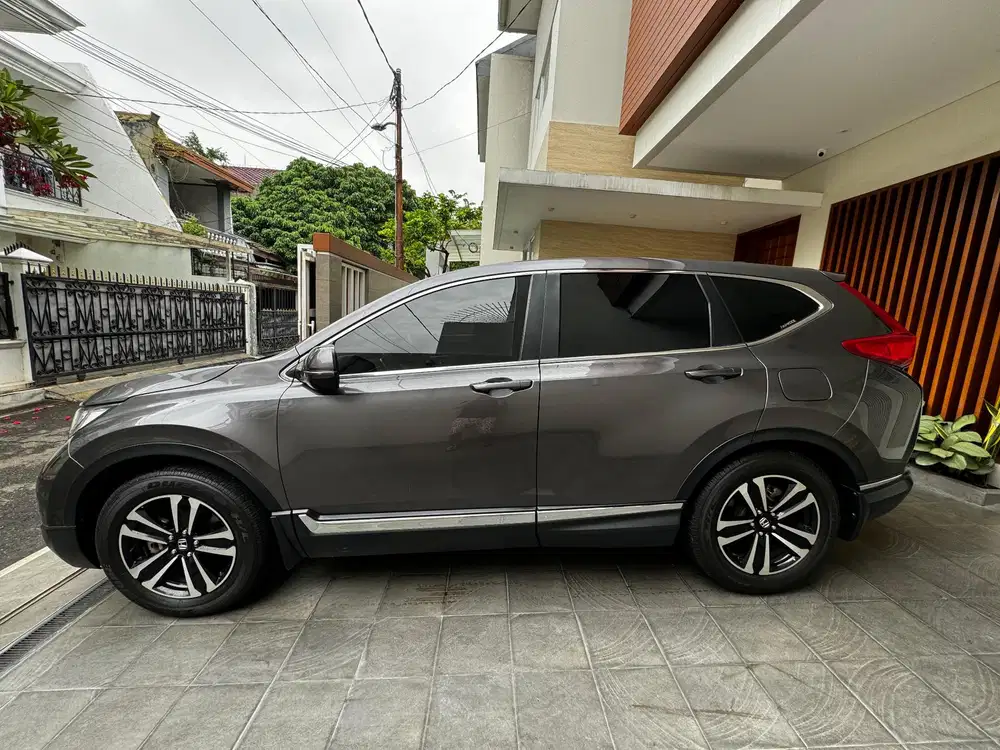 Honda CR-V prestige 1.5 turbo thn 2019 tangan 1 dari baru KM 40 Rb