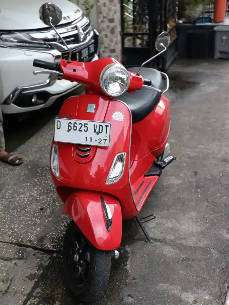 Vespa iget 125 tahun 2017 km 14rb/tt boleh gan cash lebih bagus