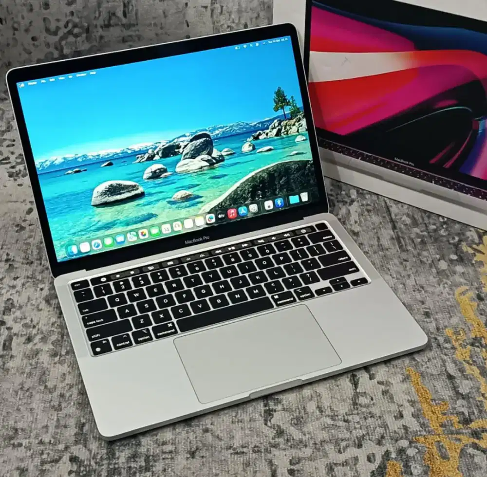 MacBook Pro M2 2022 13 TouchBar 8GB 256GB Silver Fulset Like New