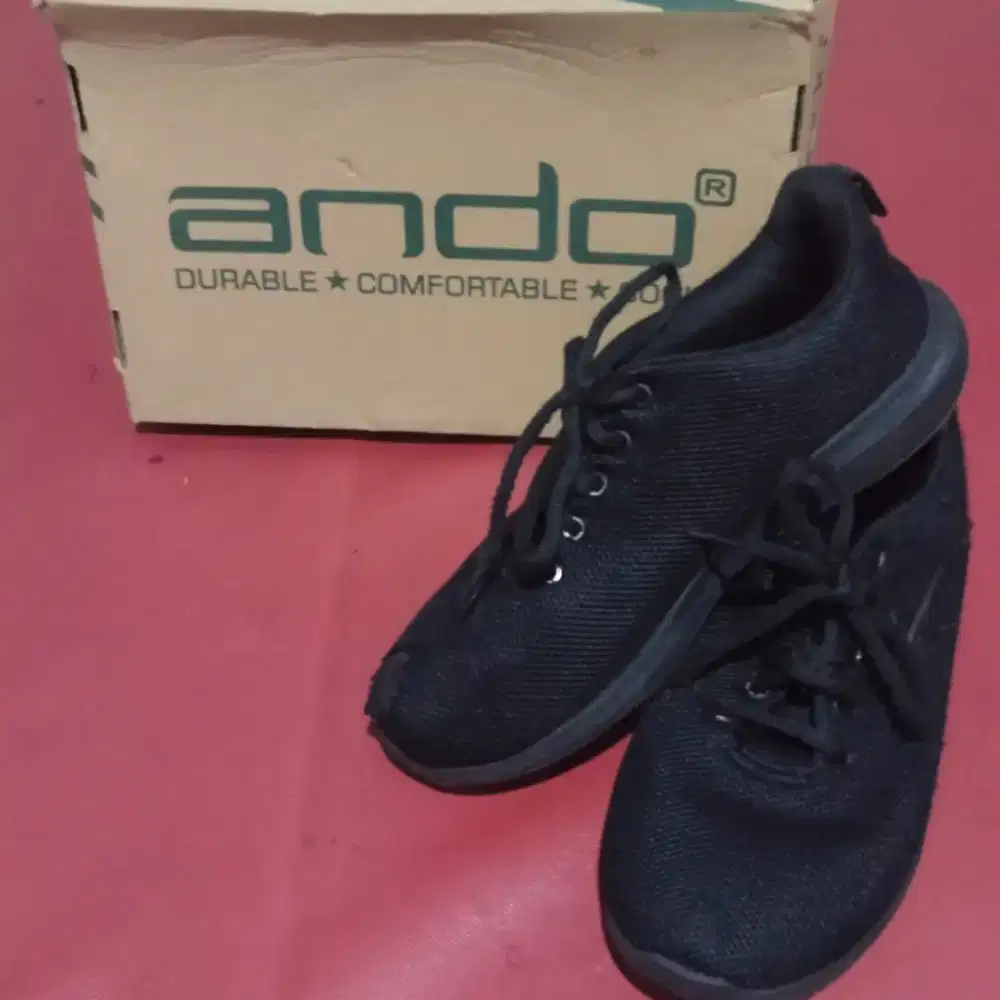 Sepatu Ando (Liam) Bekas