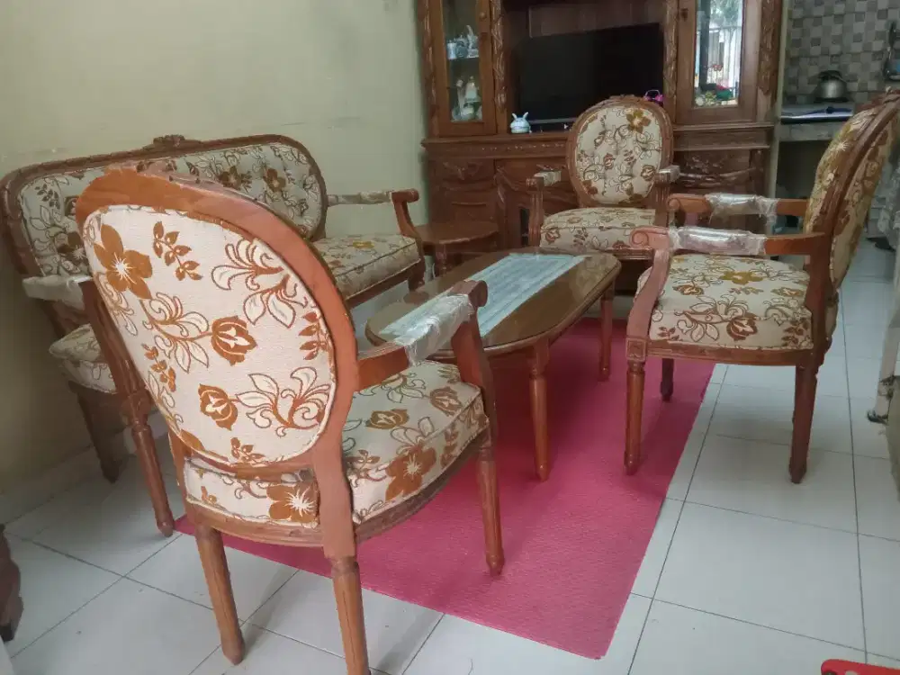 DIJUAL SATU SET BANGKU ASLI KAYU JATI