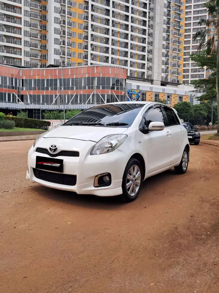 Toyota Yaris E 1.5 Matic 2013