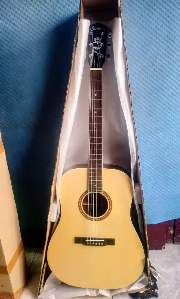 Akustik elektrik Top Solid original Shakira jaenis 04 gitar mulus