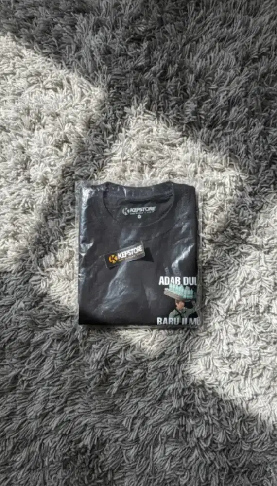 T-shirt pria like new