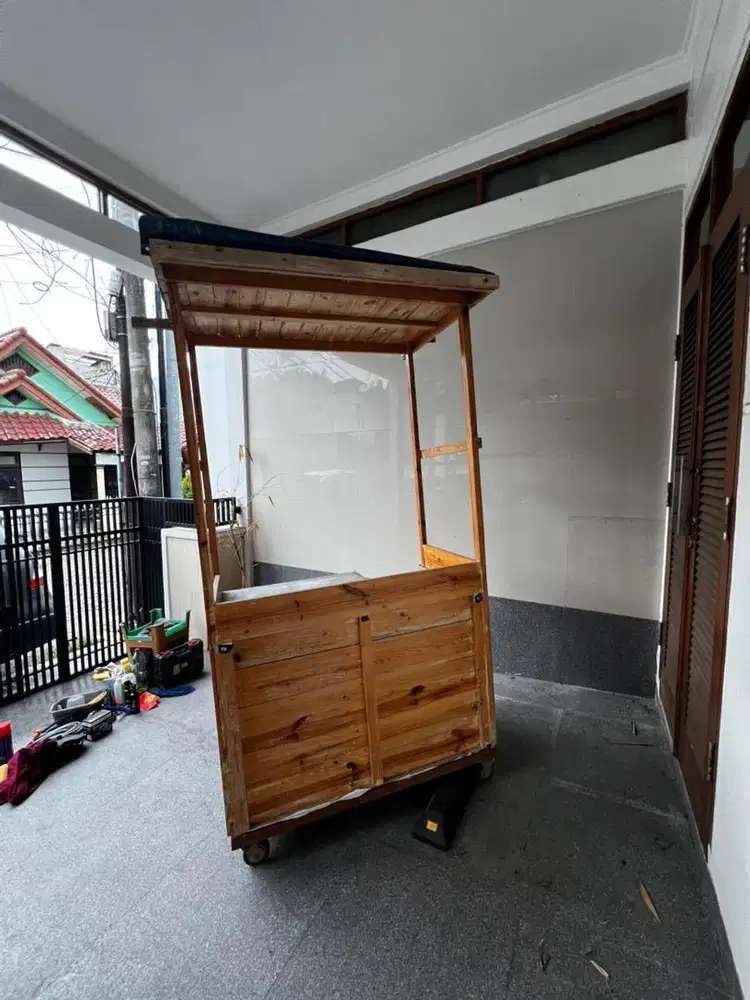Dijual gerobak/booth bekas cocok untuk berbagai macam jualan