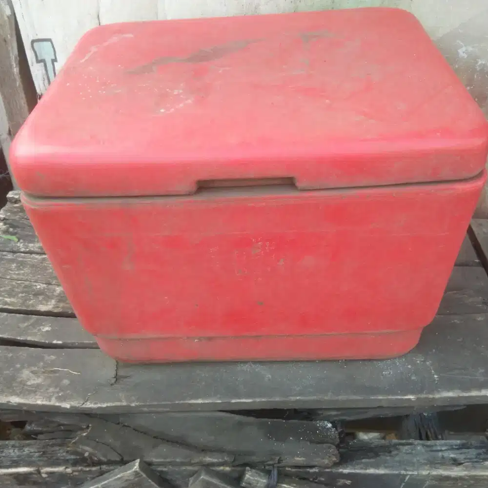 Cooler Box / Kotak Pendingin / Penyimpan Es - Bekas Coca Cola