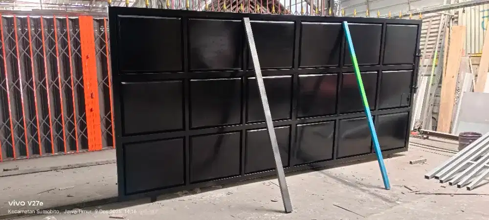 Pintu gerbang dorong