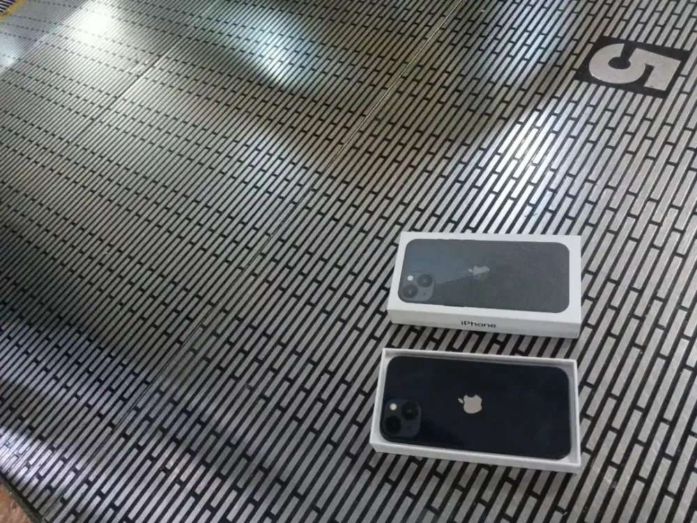 Iphone 13 128gb baru merkuri black