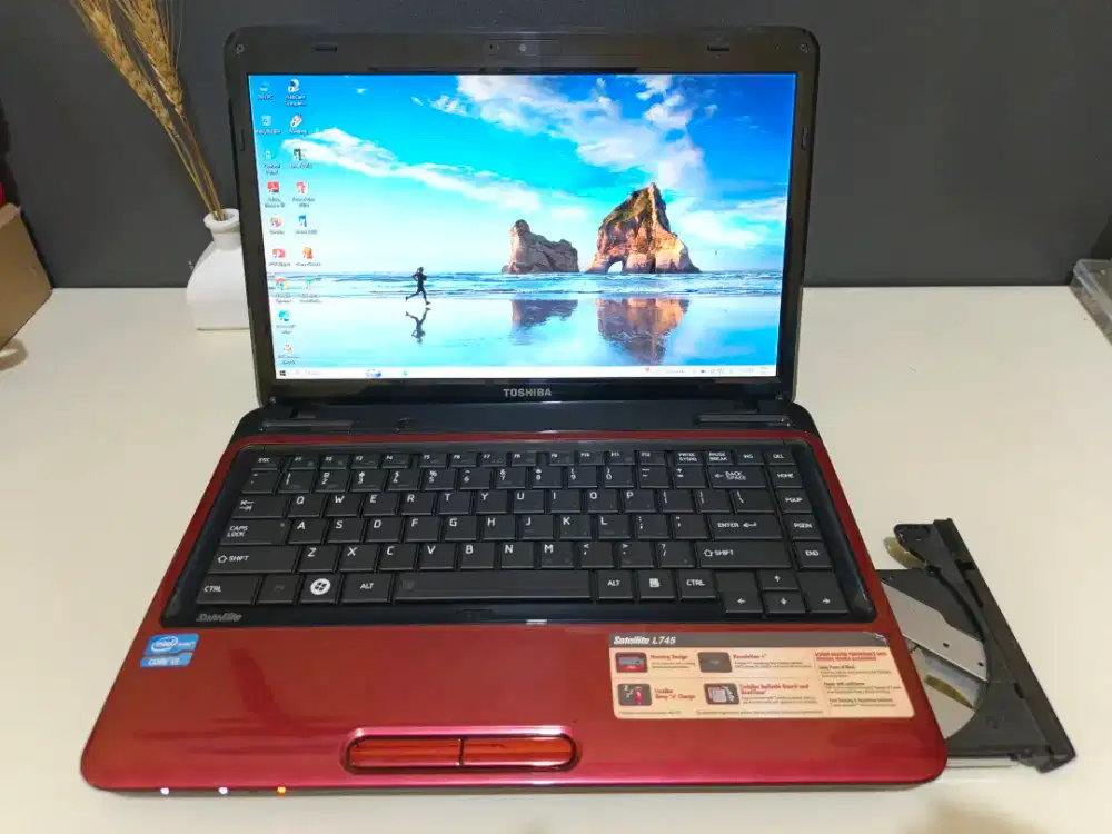 Laptop Toshiba Satellite L745 Core i3-2310 Ram 6Gb Ssd 256Gb No Minus