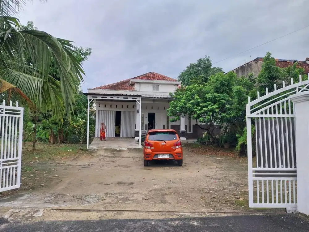 RUMAH SECOND LABUHAN DALAM