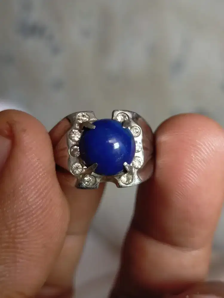 Cincin batu lapiz lazuli