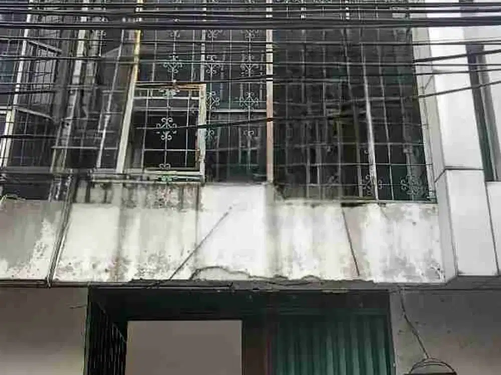 Ruko usaha 3,5 lantai row jalan 3 mobil dijual lokasi strategis Gunung Sahari Jakarta Pusat