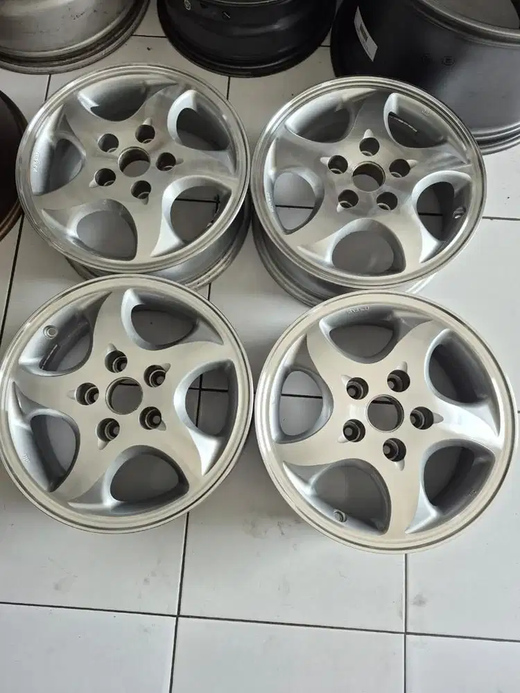 Belg oem dahaitsu Taruna R15 pcd 5*114.3 lebar 5.5 Et31..4pcs