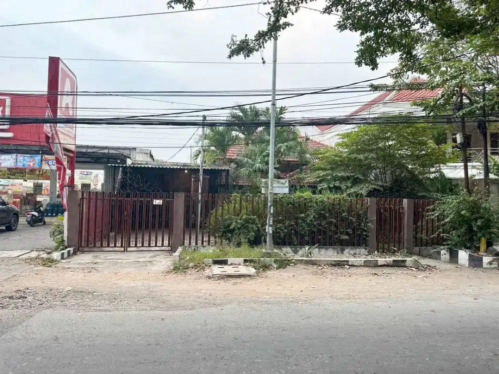 Rumah di Raya Tenggilis Mejoyo