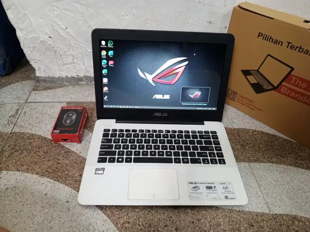 Di Jual Cepat Laptop Asus Putih, ram 10 GB, normal